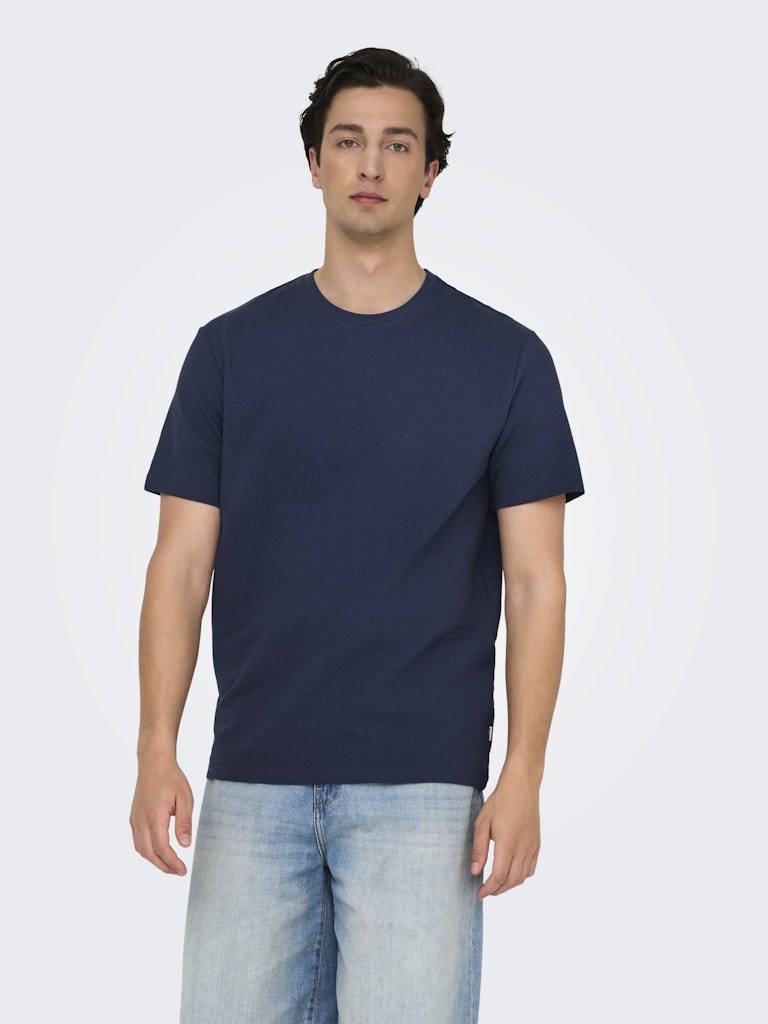 ONSKIAN LIFE REG SEERSUCKER SS TEE - Naval Academy