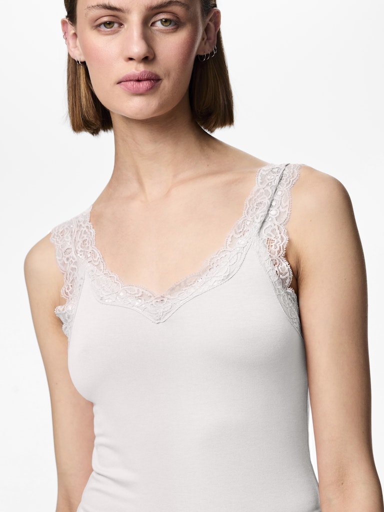 PCBARBERA LACE TOP - Bright White