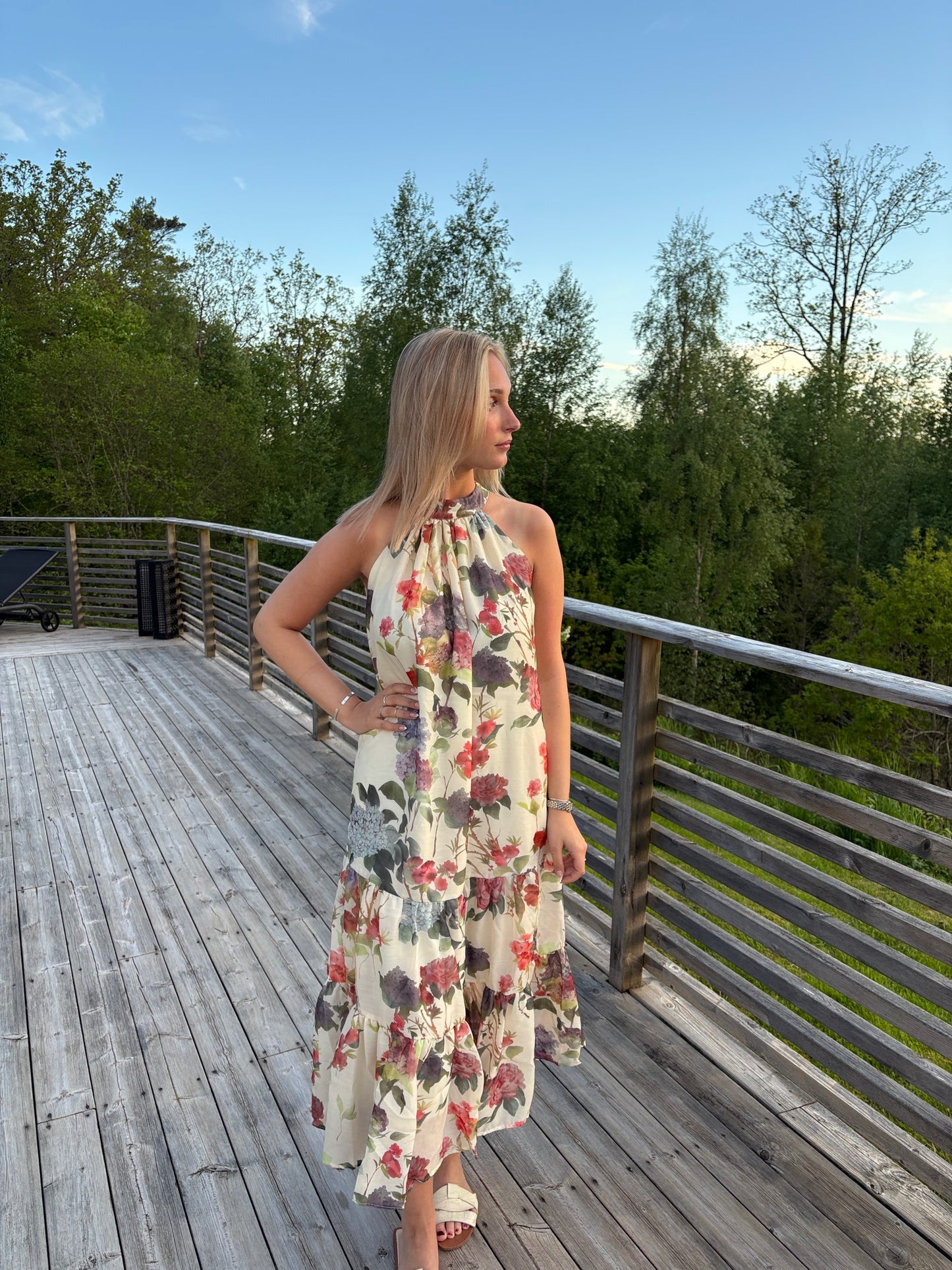 VINIA S/L HALTERNECK MIDI DRESS - Birch/Flowers