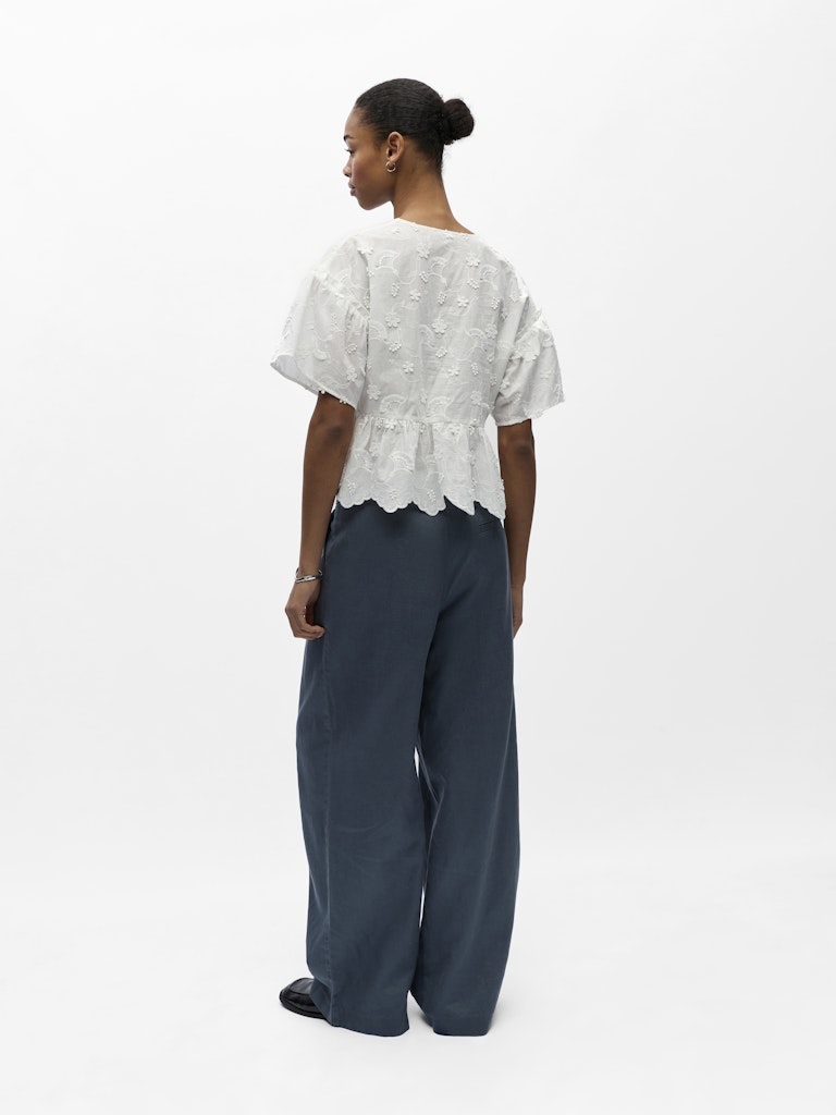 OBJLORA S/S RE V-NECK TOP - Cloud Dancer