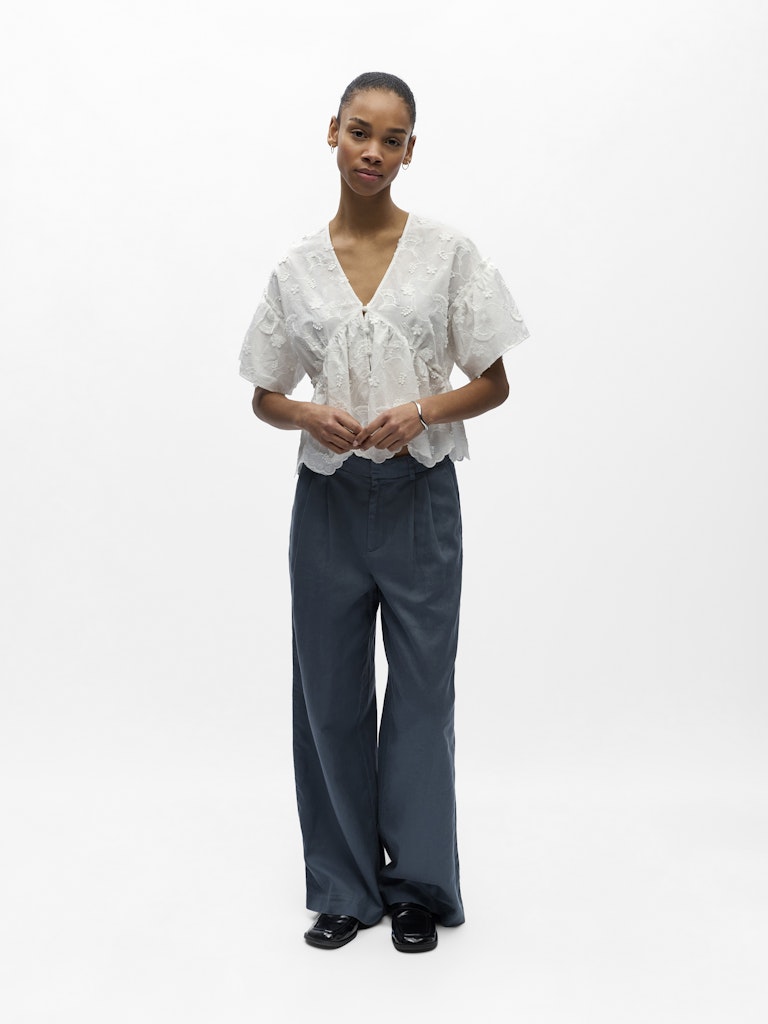 OBJLORA S/S RE V-NECK TOP - Cloud Dancer