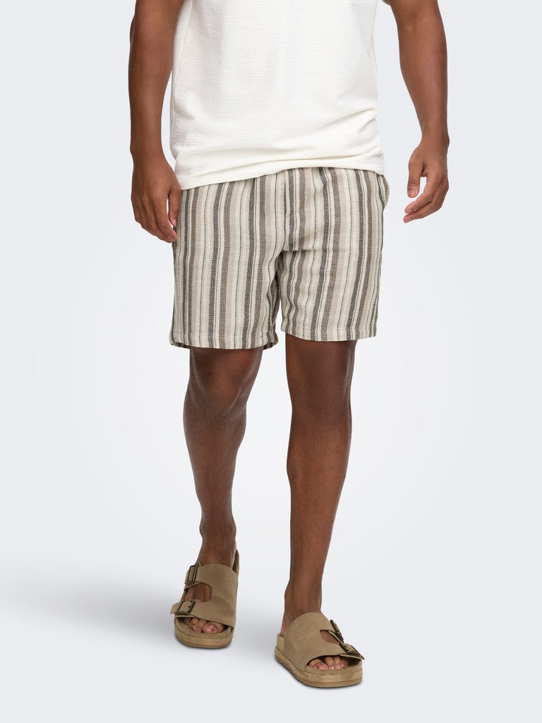 ONSTREV LIFE REG STRUC STRIPE SHORTS - Gardenia