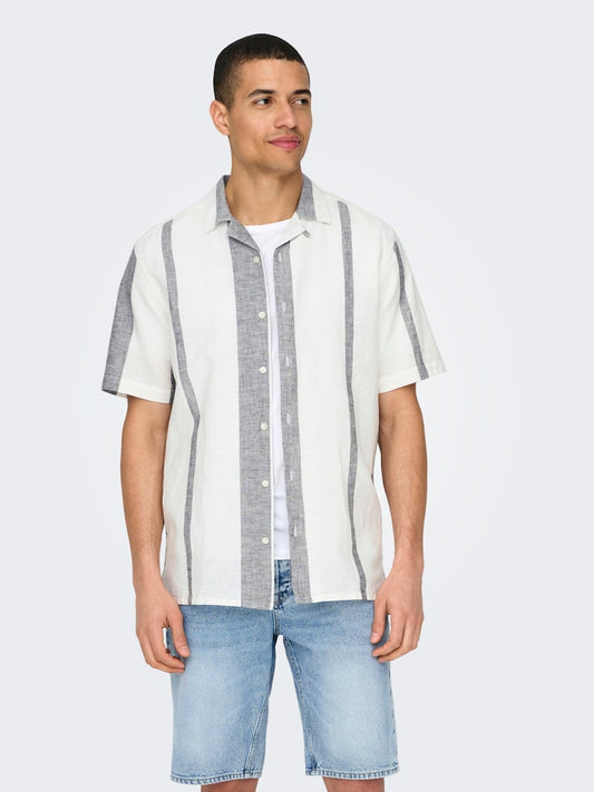 ONSCAIDEN LIFE STRIPE RESORT LINENBLEND - Cloud Dancer/Navy
