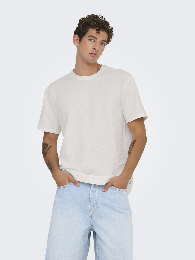 ONSKIAN LIFE REG SEERSUCKER SS TEE -Cloud Dancer
