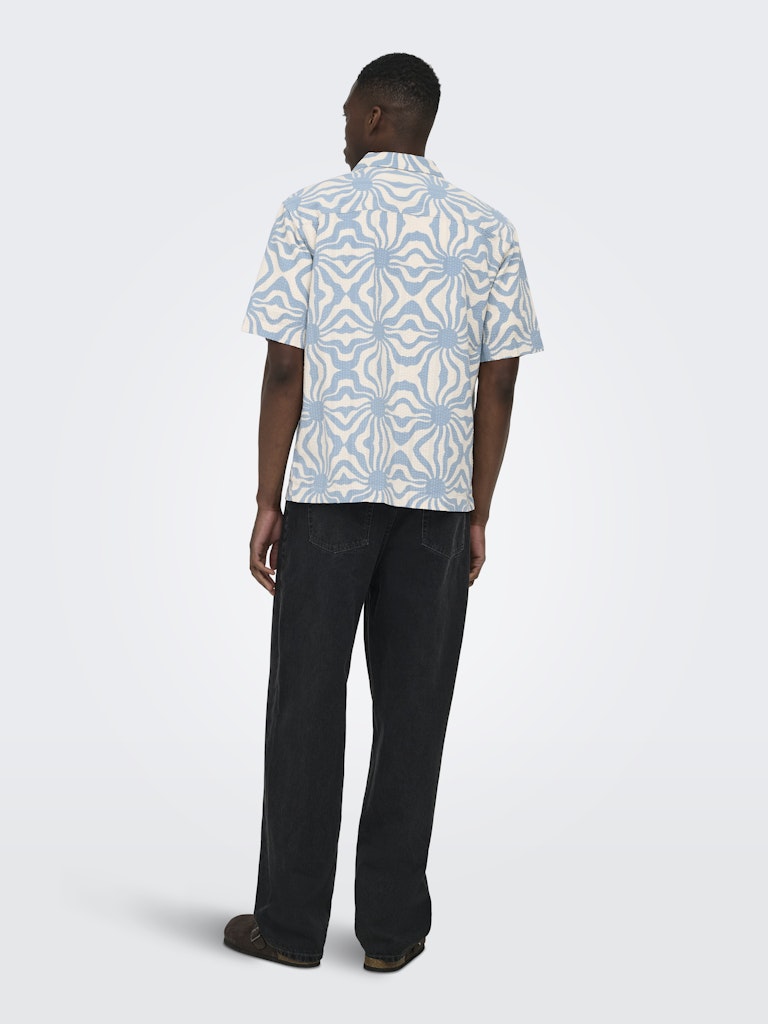 ONSCRUZ RLX SEERSUCKER RESORT SS SHIRT - Dusty Blue/AOP Antigue White