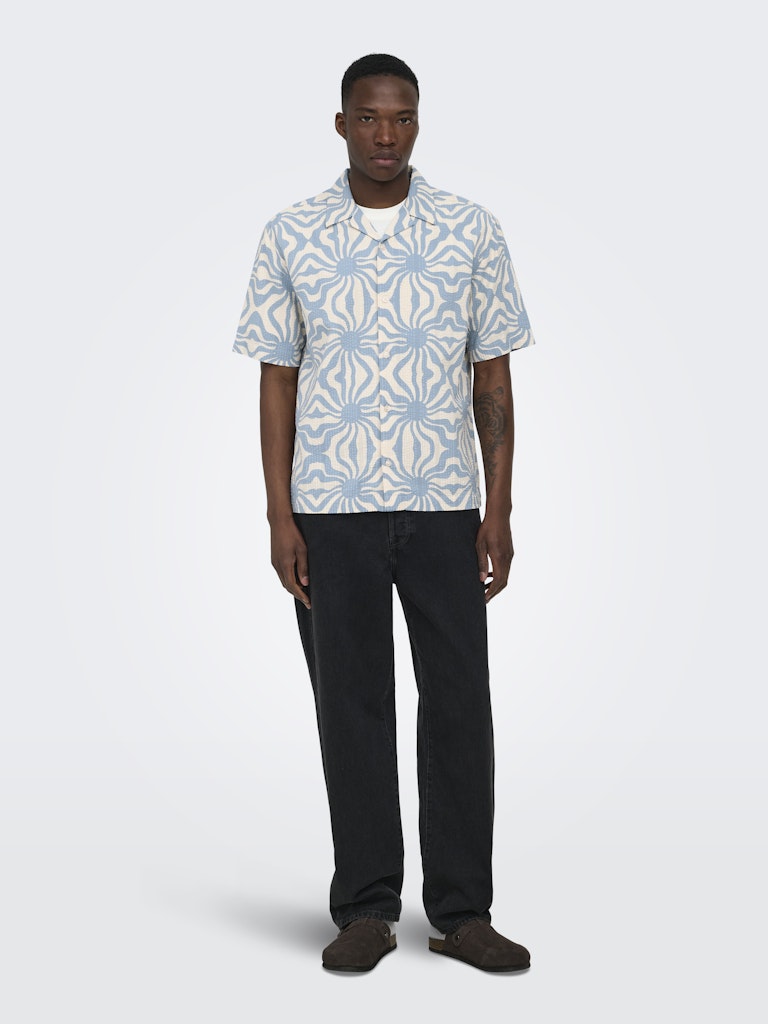 ONSCRUZ RLX SEERSUCKER RESORT SS SHIRT - Dusty Blue/AOP Antigue White