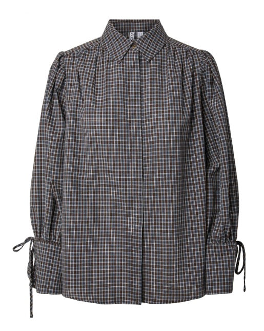 PCJUNA LS PLEATED DETAIL SHIRT - Cashmere Blue/Checks Hot Fudge