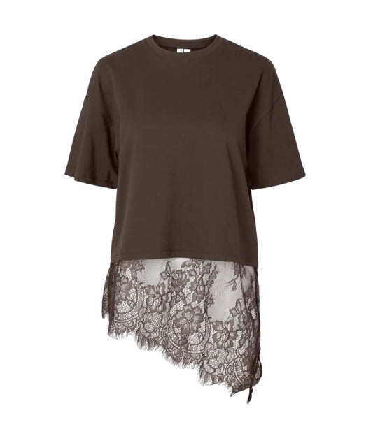 PCMAVE SS LACE T-SHIRT - Hot Fudge