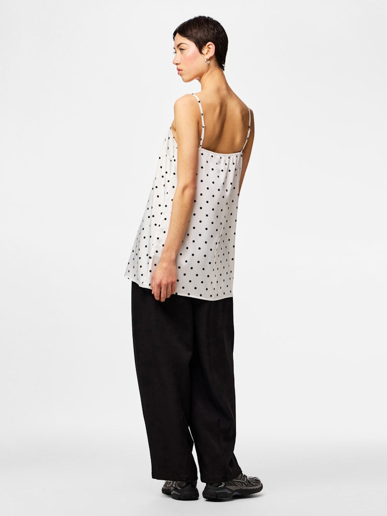 PCJYTTA STRAP SATIN TOP - Cloud Dancer/Black Dots