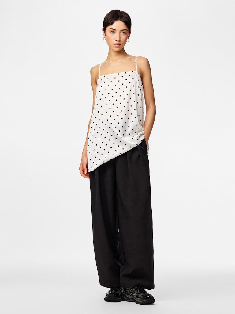 PCJYTTA STRAP SATIN TOP - Cloud Dancer/Black Dots