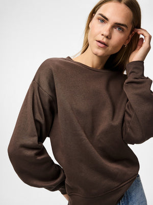 PCCHILLI LS LOOSE SWEAT - Hot Fudge