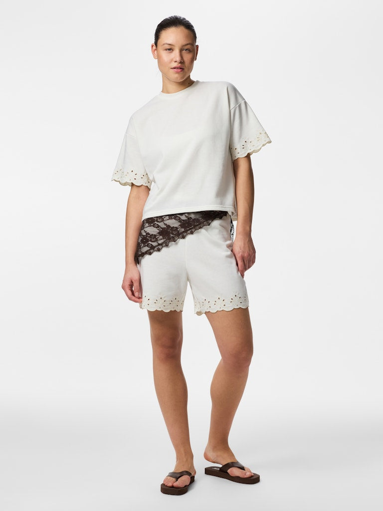 PCCHILLI SUMMER SS BRODERI TEE - Cloud Dancer