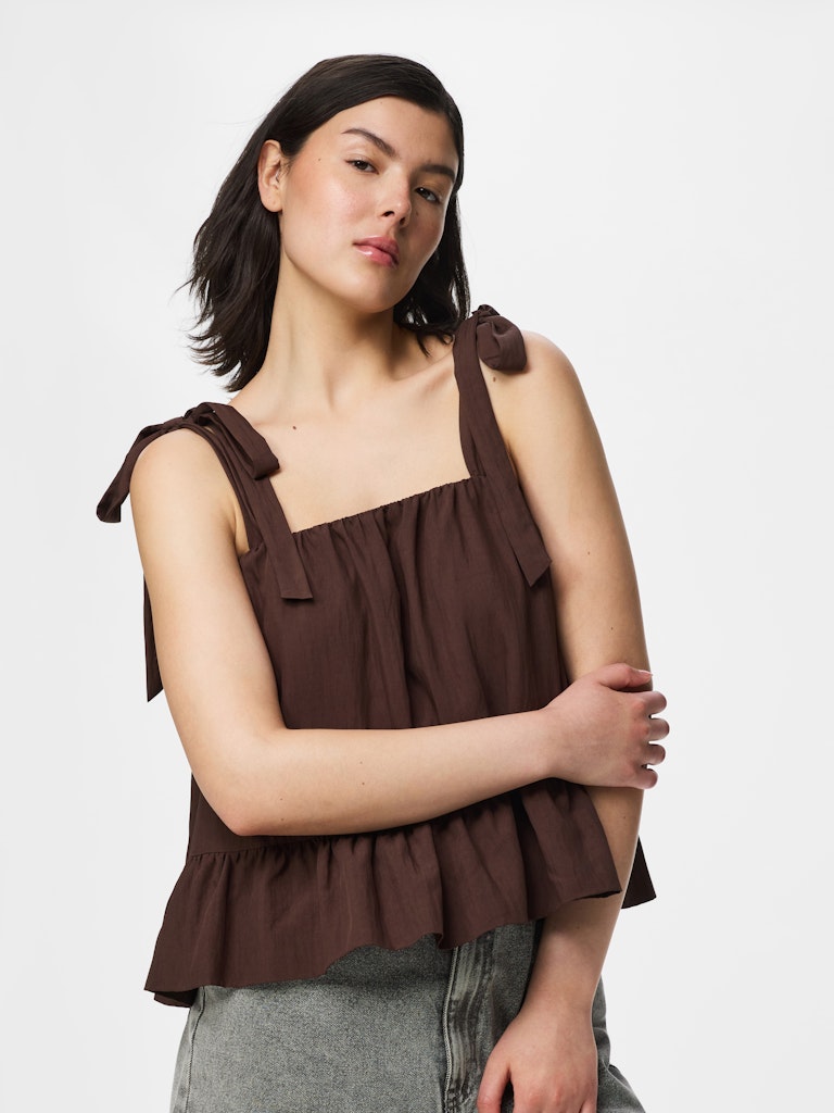 PCJULIA SL PEPLUM TOP - Hot Fudge