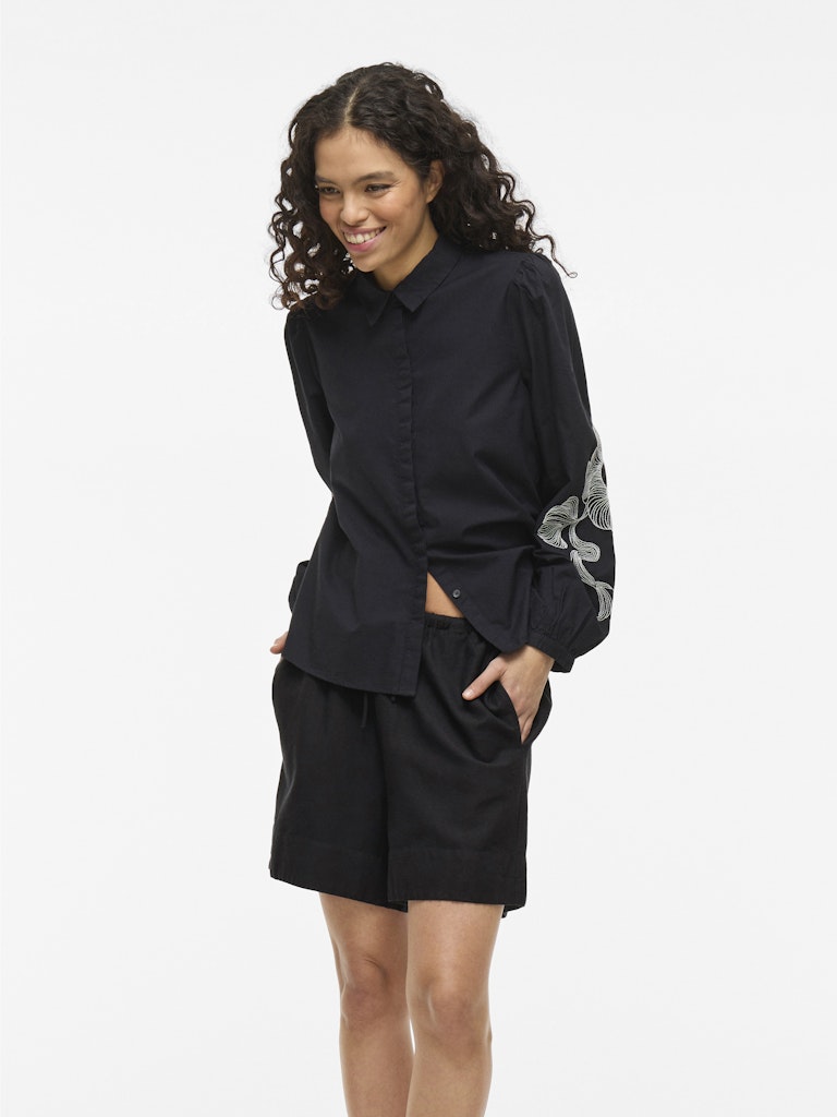 VIPRISILLA HW SHORTS - Black Beauty